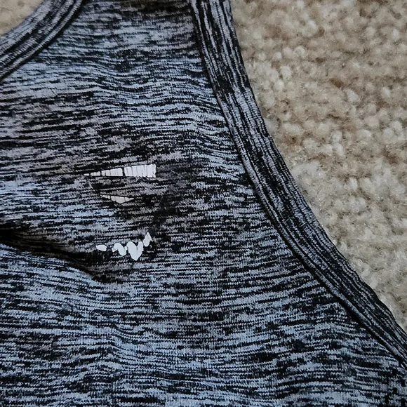 GYMSHARK Tank - Picture 3 of 5
